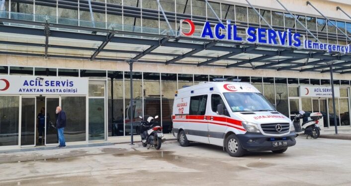 Komşusu Kadına Şİddeti Engellemeye Çalışırken Bıçaklandı