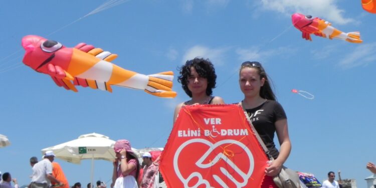 Bodrum Uçurtma Festivali, 21 yıldır Engelleri Gökyüzünde Kaldırıyor