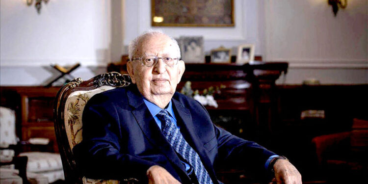 Hüsamettin Cindoruk hayatını kaybetti