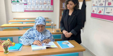 66 Yaşındaki Gülgün Akçay’ın Okuma Azmi