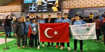 Türk öğrenciler Yunan adasında dünya şampiyonu oldu