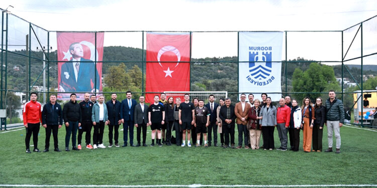 Çiftlik Halı Saha Tesisleri Vatandaşların Kullanımına Açıldı
