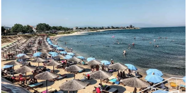 Plajlarda şezlong ve şemsiye yasaklandı