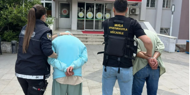 Karı koca uyuşturucu operasyonunda yakalandı