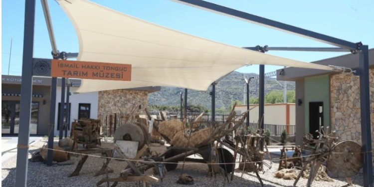 Efes Tarlası Yaşam Köyü Avrupa Konseyi Kültür rotaları onursal üyeliğine kabul edildi.