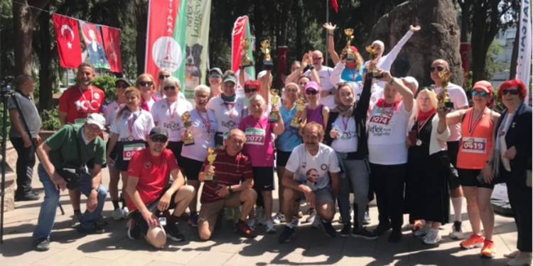 Anneler gününde Ata’dan en önemli Anne’ye yüzlerce kişi gururla koştu