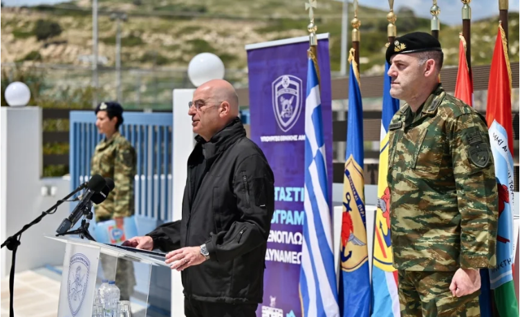 Yunanistan Savunma Bakanı Dendias Bodrum’un dibindeki adadan konuştu