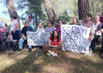 Esra Işık’tan mesaj var “Bizler baskıyla değil dayanışma ile büyüyen insanlarız”