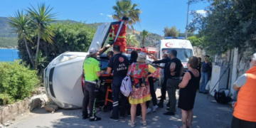 Torba’da duvara çarpan otomobil takla atarak durabildi