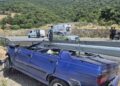 Otomobil çelik bariyerin altına girdi, sürücü kazayı hafif yaralı atlattı