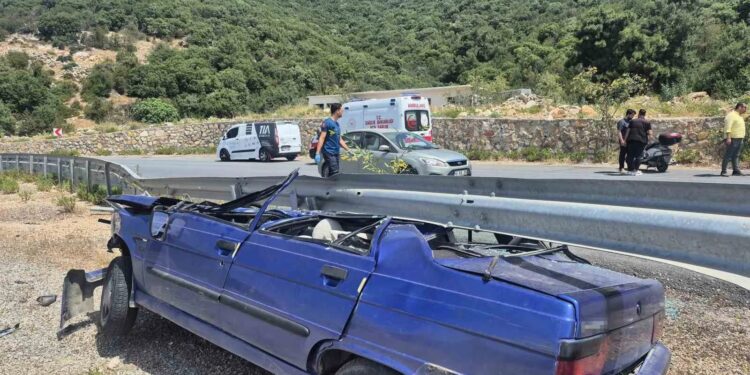 Otomobil çelik bariyerin altına girdi, sürücü kazayı hafif yaralı atlattı
