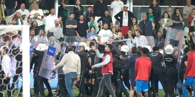Bodrum FK’ya ceza yağdı