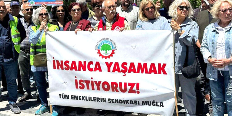 Emekliler Muğla’da alanda: 20 bin TL zam talebi