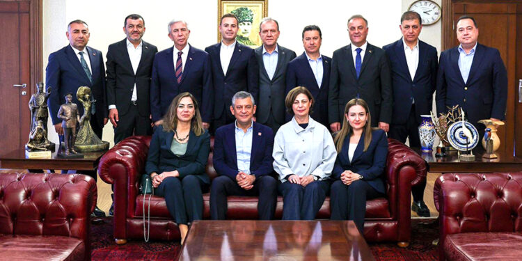 Muğla’da CHP’li Belediye Başkanlardan 45 Gün İçinde Olağanüstü Kurultay Çağrısı