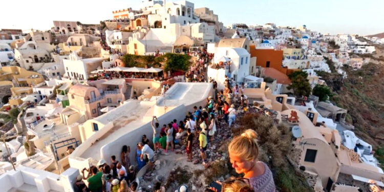 Ege adaları turistten boğuldu, Yunanlı turizmci bunaldı, adalar için alarm zillerinin çaldığı açıklandı