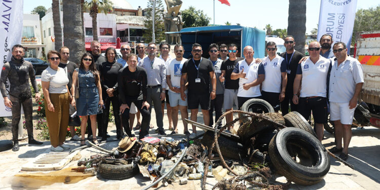 Denize En Çok Mavi Yakışır, çöp ve atıklar değil