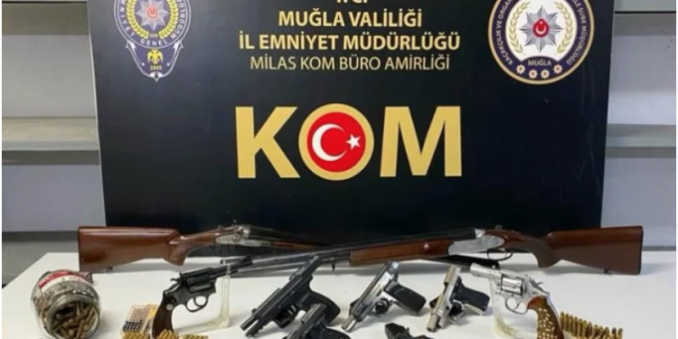 Milas’ta Silah Operasyonu: 3 Şüpheli Tutuklandı