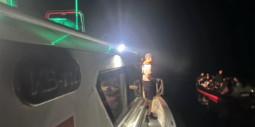 Bodrum Açıklarında 26 Düzensiz Göçmen Kurtarıldı, 1 Kaçakçı Şüphelisi Yakalandı