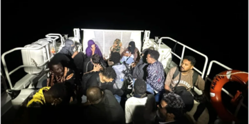 Bodrum Açıklarında Sürüklenen Göçmen Teknesindeki 16 Kişi Kurtarıldı