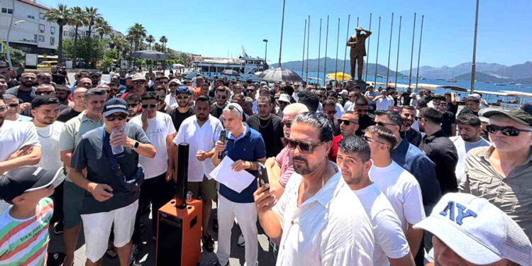 Marmaris’te Kapalı Çarşı Esnafına Güvenlik Güçleri Müdahale Etti