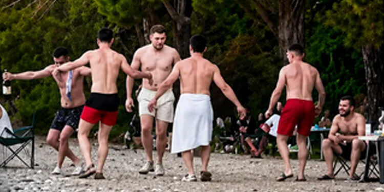Ne Kural Tanıdılar Ne Zabıta Dinlediler!