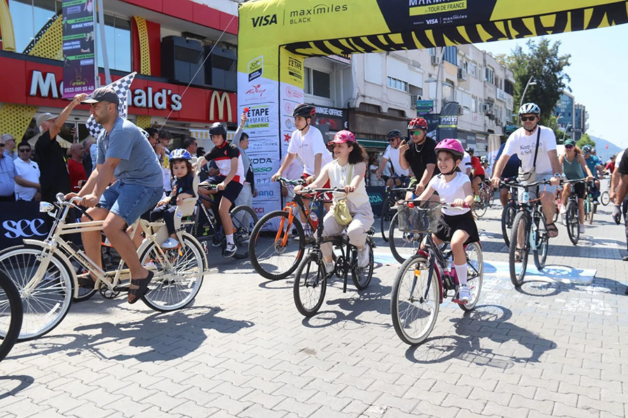 Marmaris Sokakları Bisikletle Renklendi