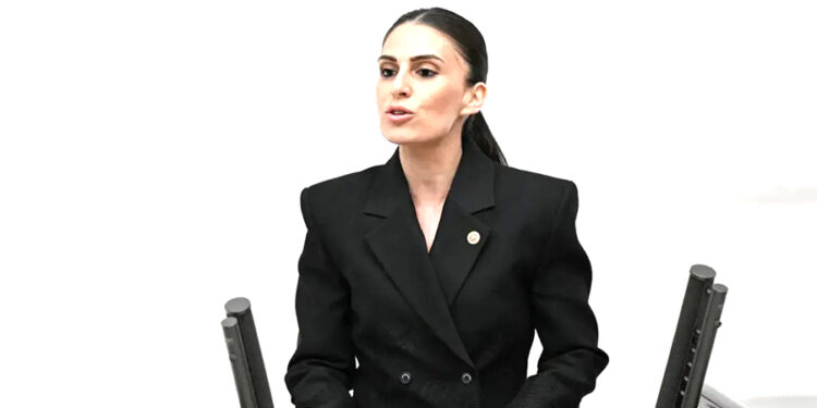 Muğla’da yıkılacak 18 okul hangisi? Gizem Özcan riskli binaların listesini sordu