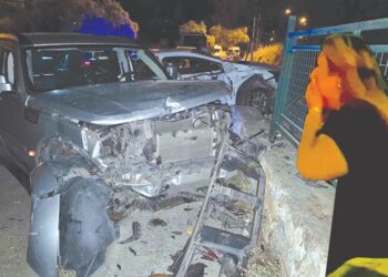 Otomobilinin halini görünce gözyaşlarına boğuldu