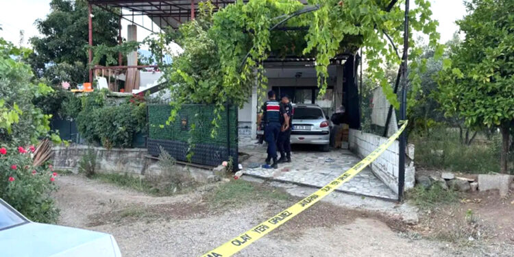Komşu kavgası kanlı bitti: 1 ölü, 2 yaralı