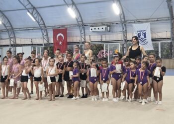 Her Yaşta Cimnastikçilerden Unutulmaz Yıl Sonu Gösterisi