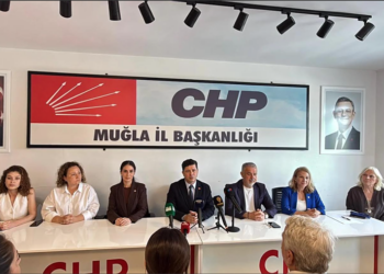 CHP Muğla’da Görevdeki İl Kadın Kolları Başkanı ile Görevden Alınan Nail Kızıl Arasında “Oturma” Krizi!