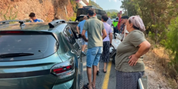 4 aracın karıştığı kazada; otomobilden yola fırlayan Emircan öldü