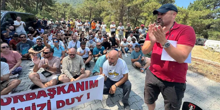 Ölüdeniz’de yamaç paraşütü pilotları uçuşları durdurdu