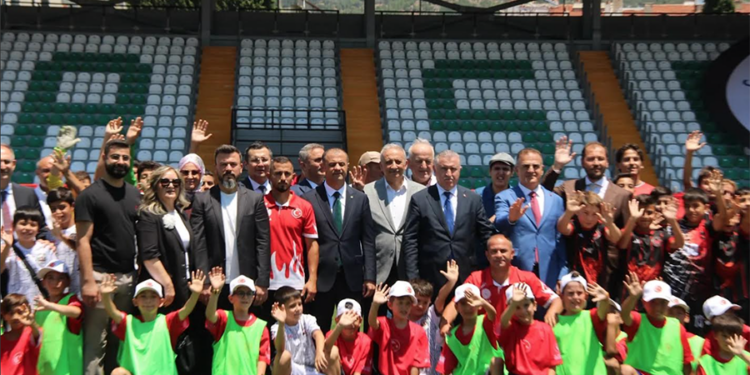 Muğla Atatürk Stadyumu Yeni Sezona Yetişiyor