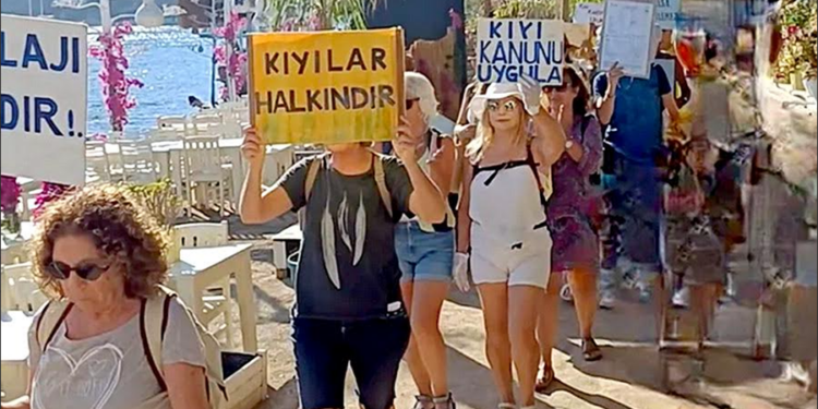 Gümüşlük sahilinde “Kıyılar Halkındır” eylemi yaptılar