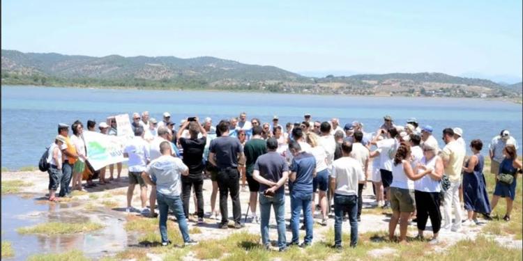 FLAMİNGO CENNETİNDE BÜYÜK EYLEM