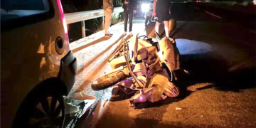 Bodrum’da park halindeki araca çarpan motosikletli kurtarılamadı