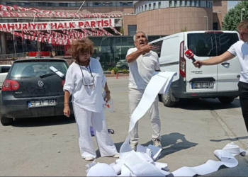 Bodrumlular 32 bin imza topladılar Ankara CHP genel merkezinde Kılıçdaroğlu ile görüşemediler