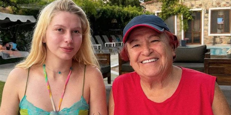 Muğlalı usta sanatçı Selda Bağcan ile Aleyna Tilki Bodrum’da yan yana!
