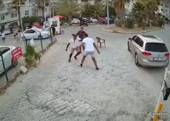Akyaka’daki bıçaklı kavganın dehşet anları saniye saniye kamerada