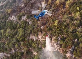 Fethiye’de ekiplerin orman yangını ile ilgili mücadelesi sürüyor