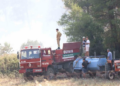 Traktörünü ve su tankerini alan yangına koştu