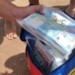 Turistler denizde yüzerken 700 bin euroya yakın nakit dolu çantalar buldu