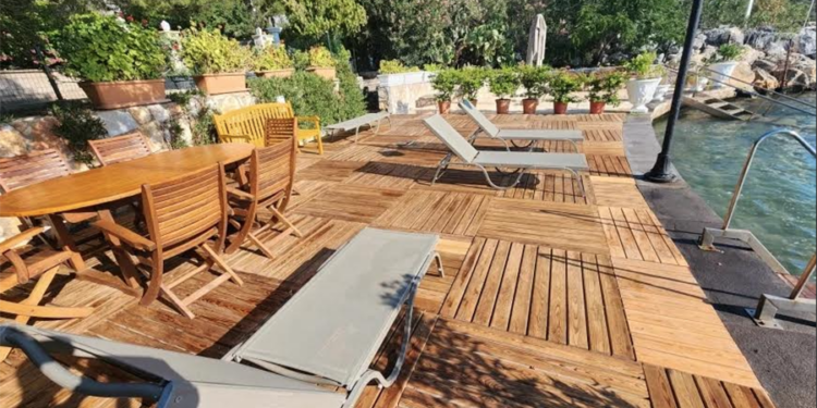 Bodrum’da utandıran halk plajları görüntüsü. halk plajını özel villa plajı yaptılar