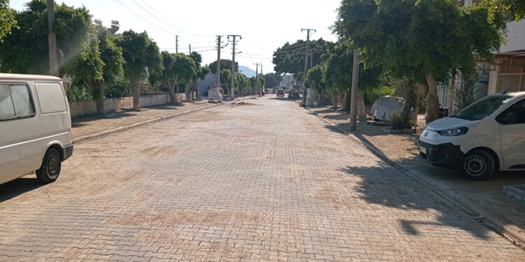 Fen İşlerinden 125 Bin Metrekarelik Beton Yol ve Parke Çalışması