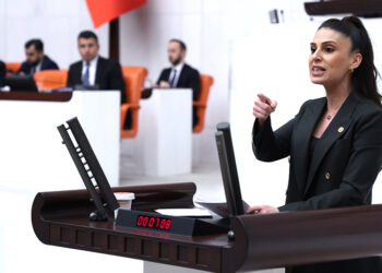 Turizmde 2026 Alarmı: Özcan Bakanlığa Risk ve Eylem Planını Sordu