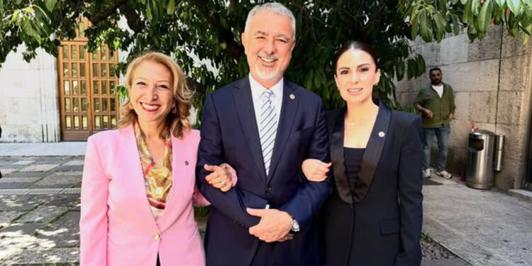 Muğla’nın CHP milletvekilleri Özgür Özel’in yeni partisine geçiyor!