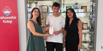 BAHÇEŞEHİR KOLEJİ BODRUM KAMPÜSÜ LGS’DE GELENEĞİ BOZMADI: BODRUM BİRİNCİLİĞİ BİR KEZ DAHA BAHÇEŞEHİR’İN