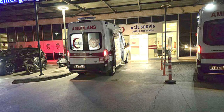 Arkasından iş çevirdiğini düşündüğü arkadaşını bıçakladı