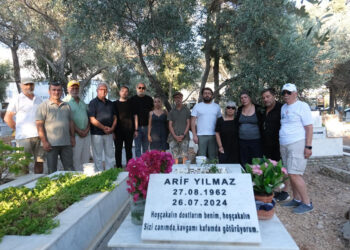 Bodrum’da Maviye Aşık Kaptan Arif Yılmaz, Vefatının 2. Yılında Mezarı Başında Anıldı